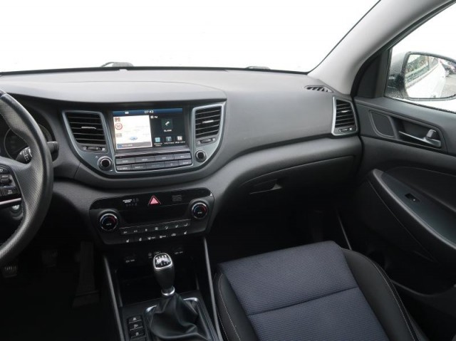 Hyundai Tucson  1.7 CRDi Trikolor