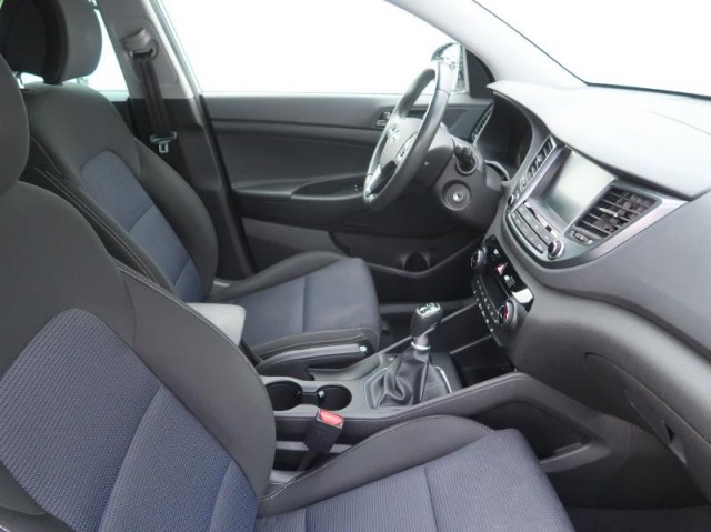 Hyundai Tucson  1.7 CRDi Trikolor
