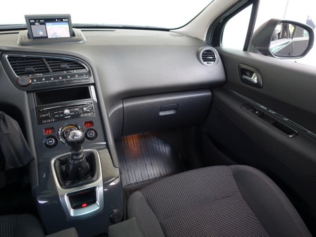 Peugeot 5008  1.6 HDi 