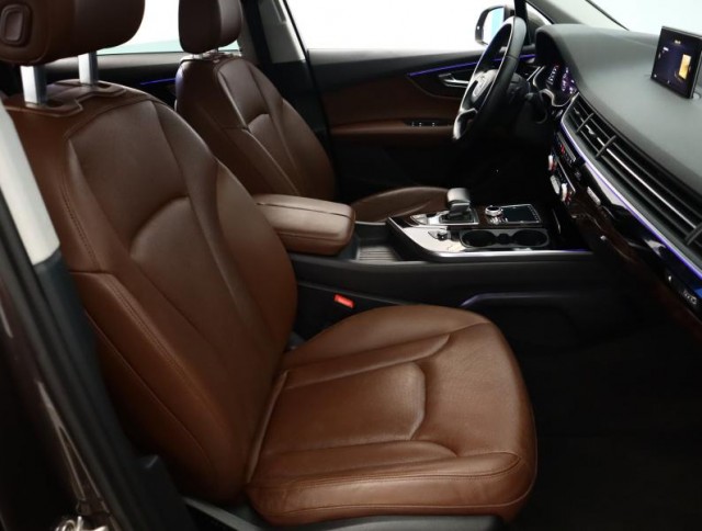 Audi Q7  3.0 TDI 