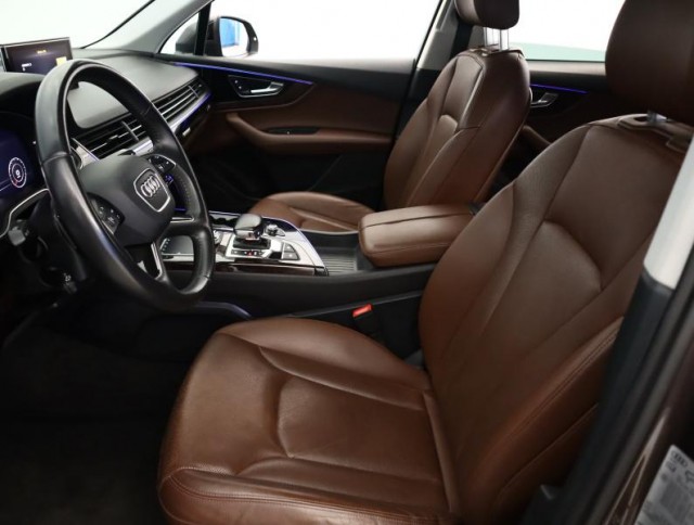 Audi Q7  3.0 TDI 