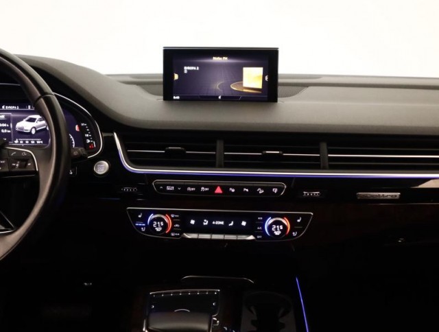 Audi Q7  3.0 TDI 