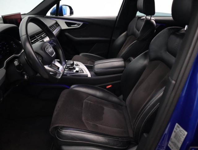 Audi Q7  3.0 TDI S-Line