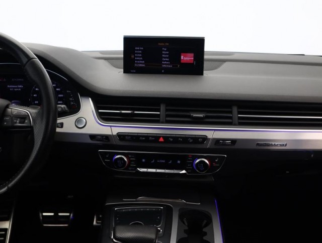 Audi Q7  3.0 TDI S-Line
