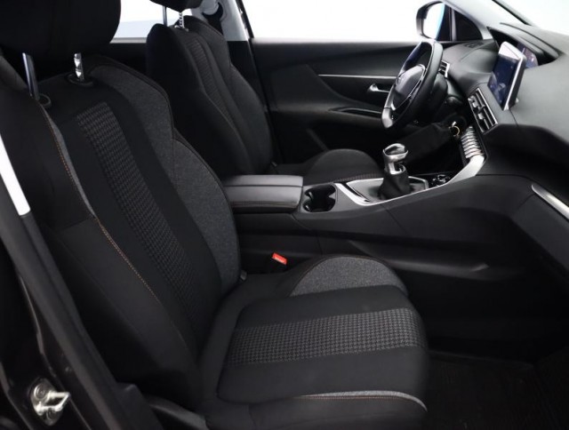 Peugeot 5008  PureTech 130 Active