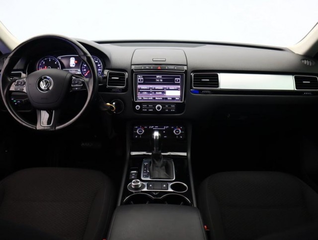 Volkswagen Touareg  3.0 TDI Business