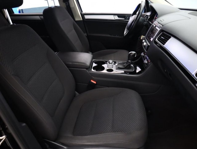 Volkswagen Touareg  3.0 TDI Business