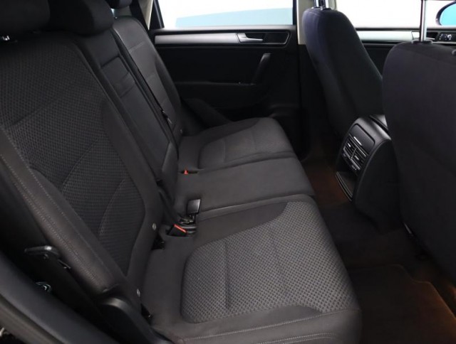 Volkswagen Touareg  3.0 TDI Business