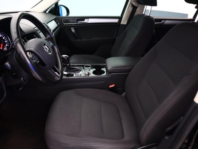 Volkswagen Touareg  3.0 TDI Business