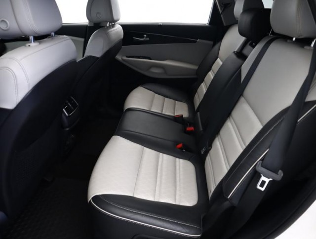 Kia Sorento  2.2 CRDi 