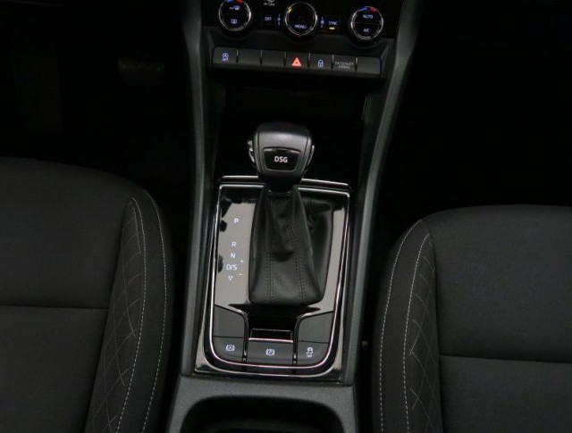 Škoda Karoq  1.5 TSI 