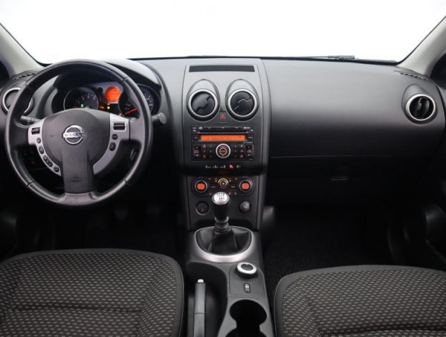 Nissan Qashqai  2.0 