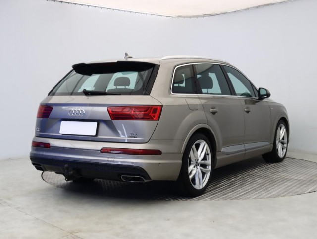 Audi Q7  3.0 TDI 