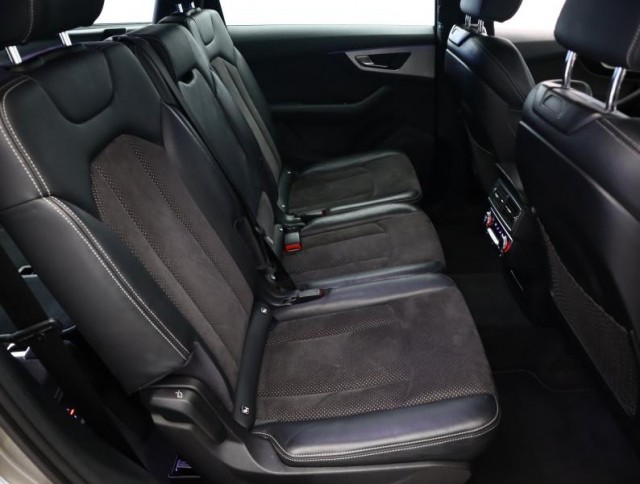 Audi Q7  3.0 TDI 