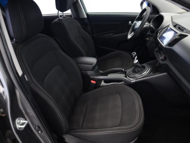 Kia Sportage  2.0 CRDi 