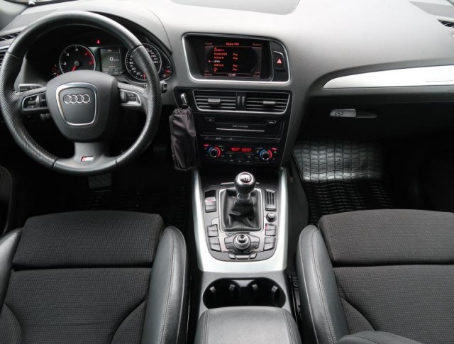 Audi Q5  2.0 TDI S line