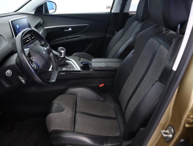 Peugeot 3008  2.0 BlueHDi Allure