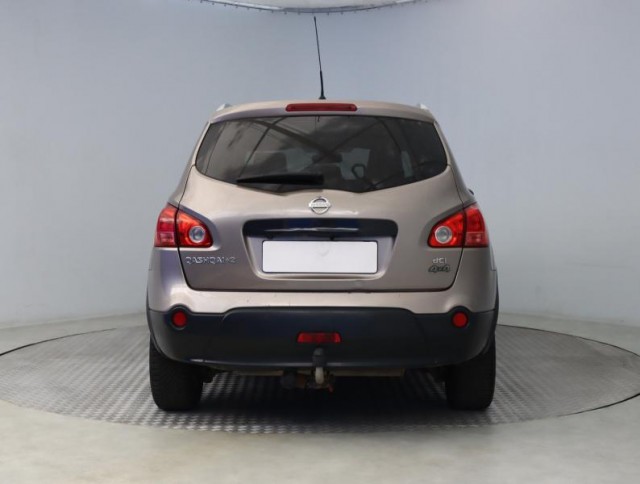 Nissan Qashqai  2.0 dCi 