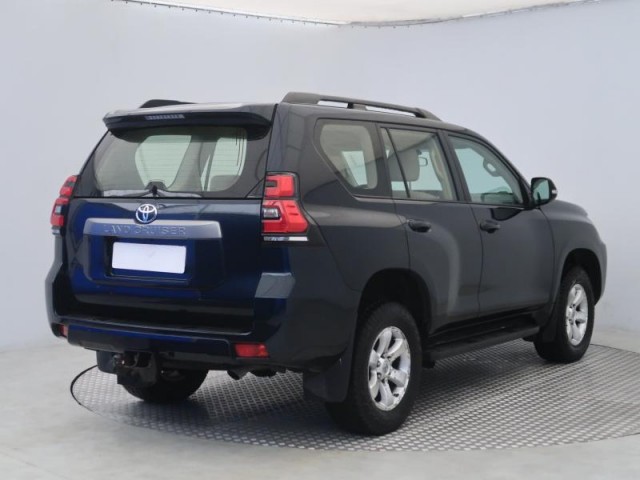 Toyota Land Cruiser  2.8 D-4D 