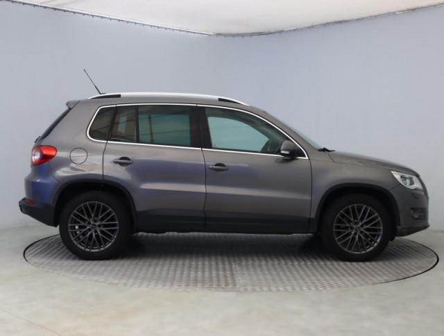 Volkswagen Tiguan  2.0 TDI 