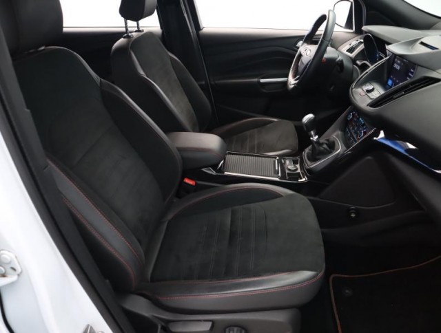 Ford Kuga  1.5 EcoBoost ST-Line