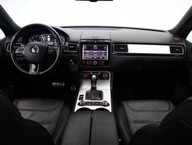 Volkswagen Touareg  3.0 TDI 