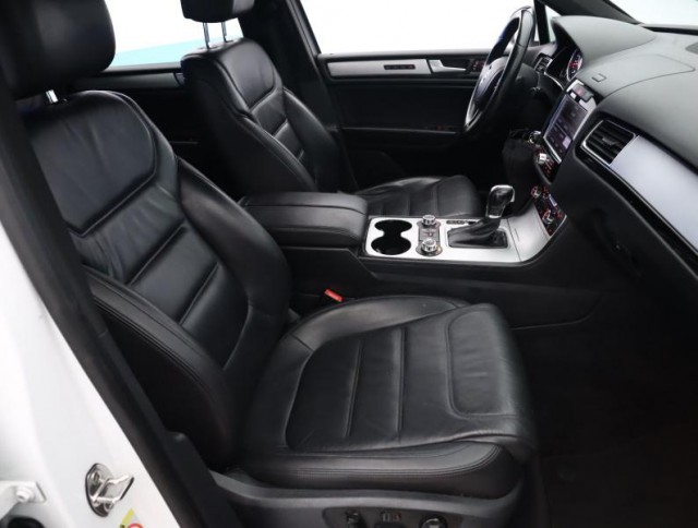 Volkswagen Touareg  3.0 TDI 