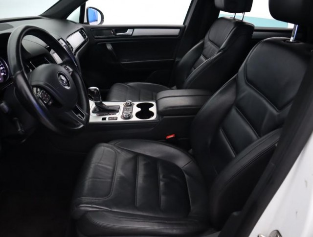 Volkswagen Touareg  3.0 TDI 