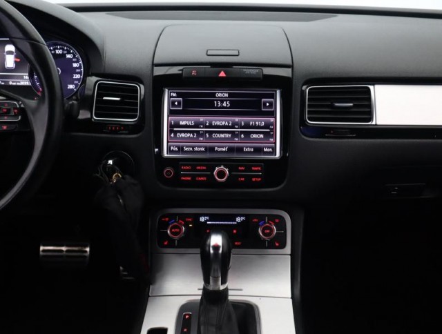 Volkswagen Touareg  3.0 TDI 