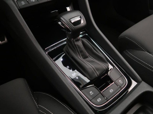 Škoda Karoq  1.5 TSI Sportline