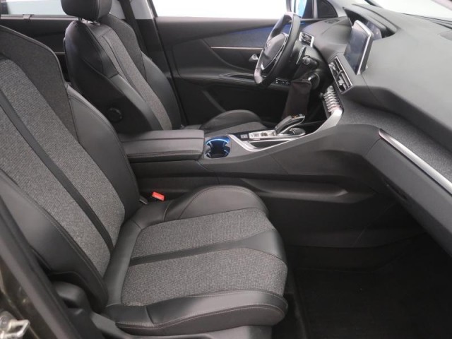 Peugeot 5008  1.5 BlueHDi Allure