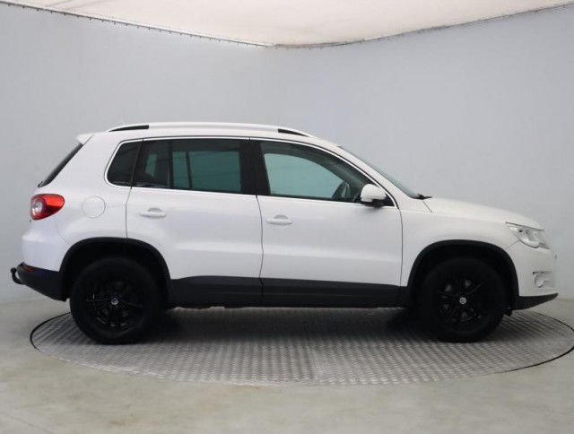 Volkswagen Tiguan  2.0 TSI 
