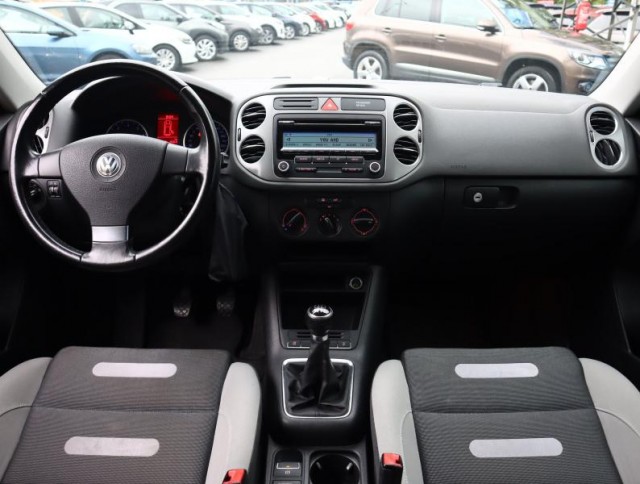 Volkswagen Tiguan  2.0 TSI 