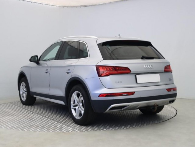 Audi Q5  2.0 TDI sport