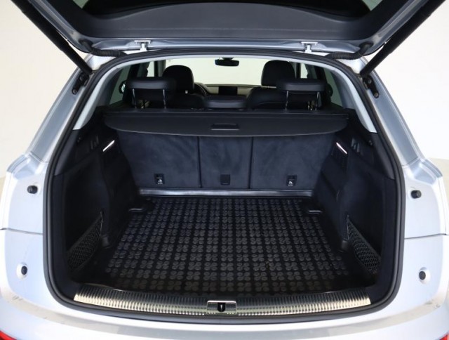 Audi Q5  2.0 TDI sport
