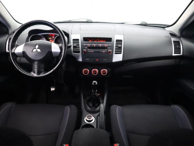 Mitsubishi Outlander  2.0 DI-D 