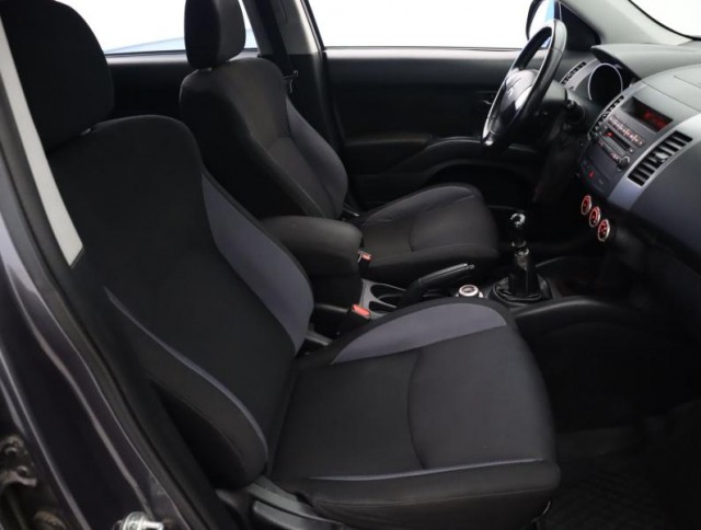 Mitsubishi Outlander  2.0 DI-D 