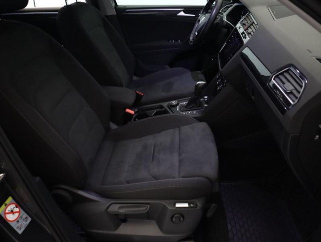 Volkswagen Tiguan  2.0 TSI 