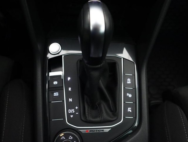 Volkswagen Tiguan  2.0 TSI 