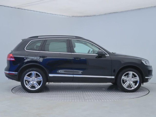 Volkswagen Touareg  3.0 TDI 