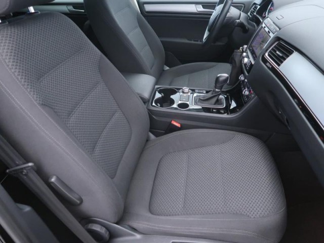 Volkswagen Touareg  3.0 TDI 