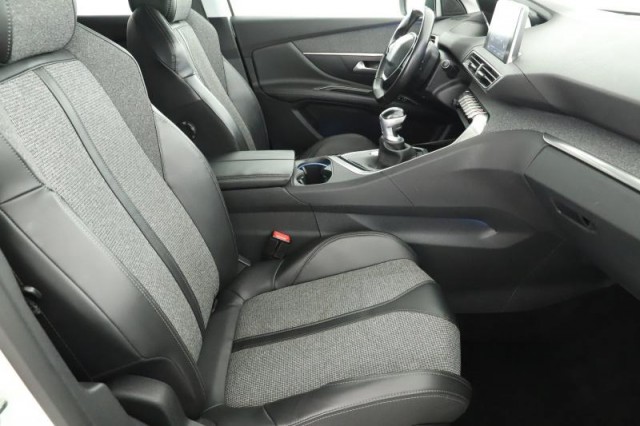 Peugeot 3008  1.2 PureTech 