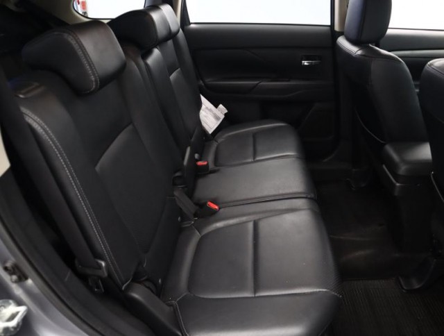 Mitsubishi Outlander  2.2 DI-D Intense