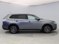 Mitsubishi Outlander  2.2 DI-D Intense
