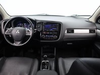 Mitsubishi Outlander  2.2 DI-D Intense