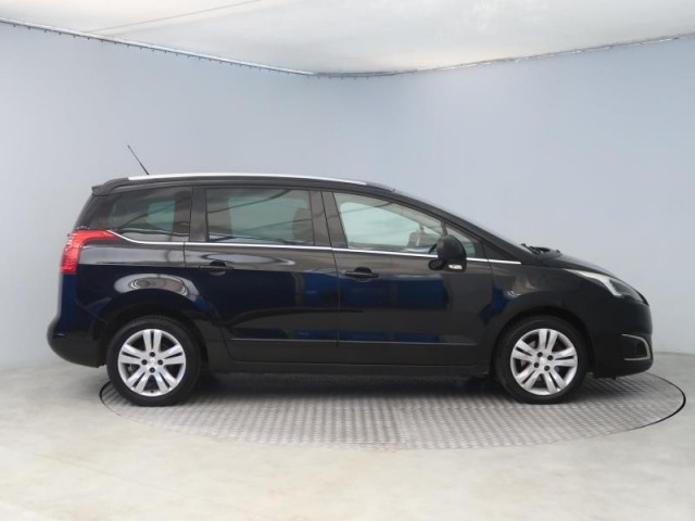 Peugeot 5008  2.0 HDI 