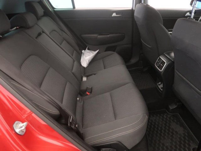 Kia Sportage  2.0 CRDi 