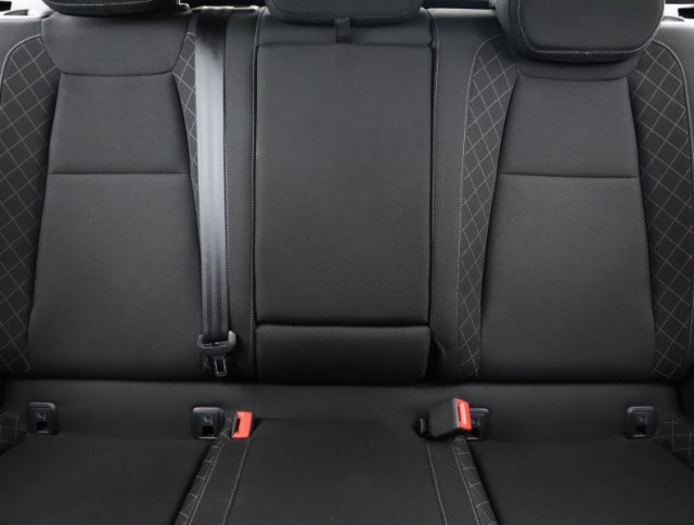 Škoda Karoq  1.0 TSI Ambition