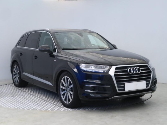 Audi Q7  3.0 TDI S-Line