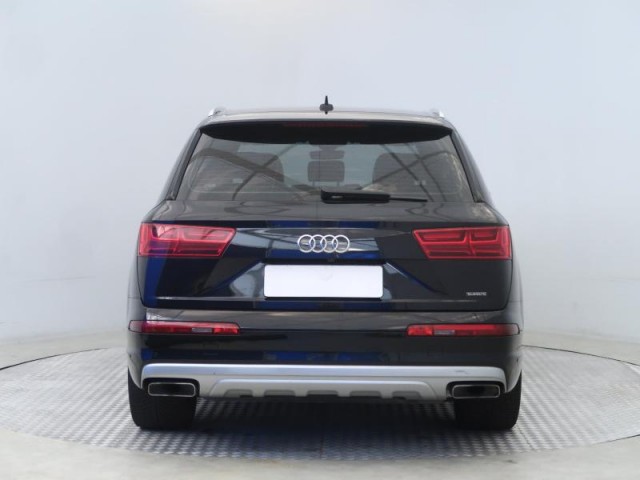 Audi Q7  3.0 TDI S-Line